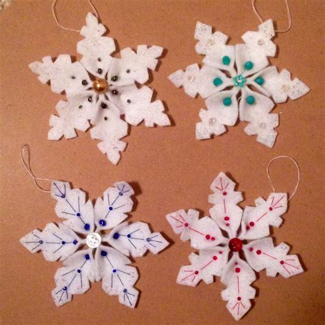 Diy Felt Snowflake Ornaments The Top Two Are No Sew Felt Diy