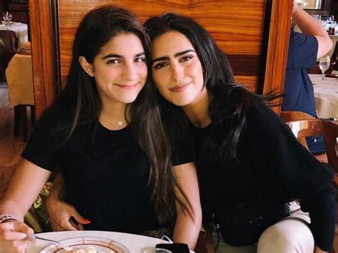 Bárbara y mar de regil presumen abs de acero en la playa. Hija de Bárbara de Regil criticada por decir que "pagar ...