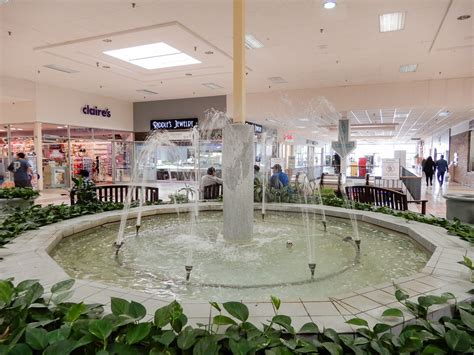 Fountain Village Square Mall Dodge City Ks Dblackwood Flickr