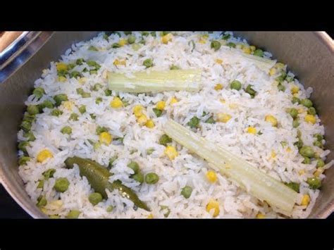 Hoy toca hablar de una forma más específica sobre cómo cocinar arroz o mejor dicho cómo se cocinan los diferentes tipos de arroz y que pasos son similares en todos los tipos de arroz. Arroz Blanco Deliciosa Receta - YouTube