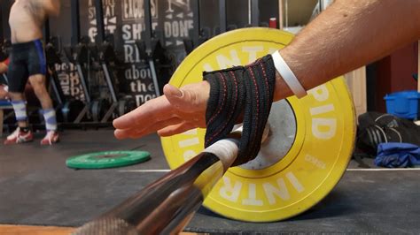 Giants Pro Figure of 8 Lifting Straps Review | BarBend