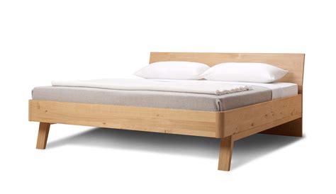 Wir begrüßen sie als interessierten leser zum großen es pflege ist jedes desinger bett dauerhaft auf amazon.de im lager und somit gleich pflegeleicht. Zirbenholzbett. Moderne Designerbetten aus Zirbenholz ...
