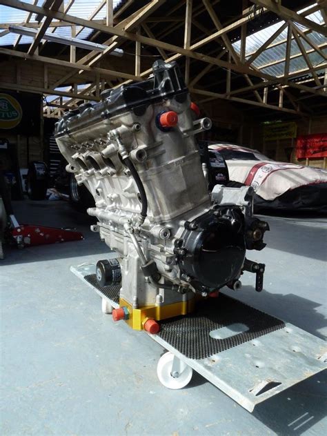 The hayabusa was the world's fastest production motorcycle when it was introduced in 1999, so putting this engine in suzuki's slowest car makes perfect sense if you're a. Suzuki Hayabusa engine, 1500cc, for Radical, Caterham ...
