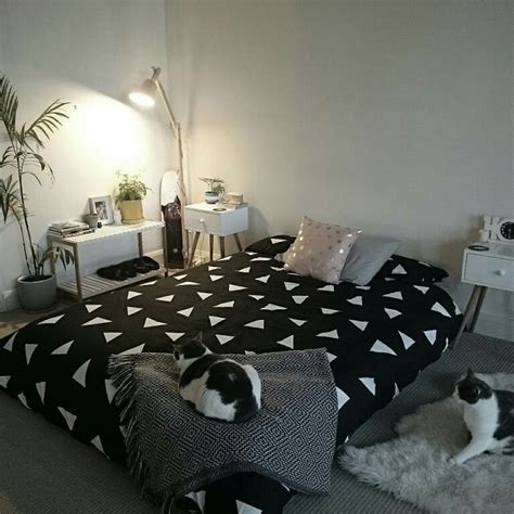 Both floor mattresses can be rolled and folded to store away in any room. b0d3896936fd89e393b2ddd4fad50947.jpg (736×736) | Ide kamar ...