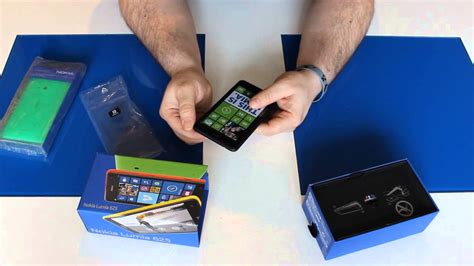 Here comes the big, beautiful and bold nokia lumia 625 with translucent colored shells you will fall in love with! Review Nokia Lumia 625 - guiño guiño codo codo - #Lumia625 - YouTube