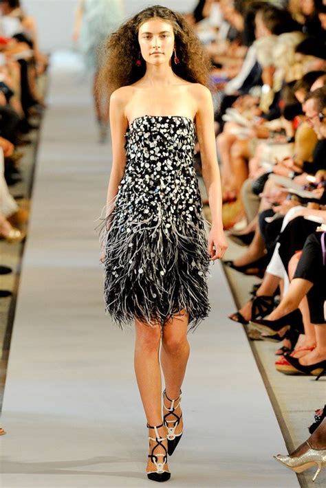 Oscar de la Renta Spring 2012 Ready-to-Wear Fashion Show - Vogue ...
