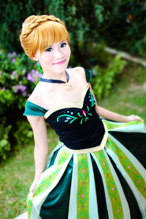 Browse and share the top frozen coronation day anna gifs from 2021 on gfycat. It's Coronation Day! by feysera on DeviantArt