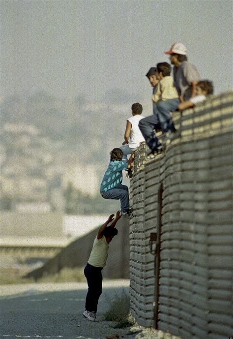 The right canadian immigration program for will depend on your qualifications and your goals! "Thousands of illegals crossing into the United States ...