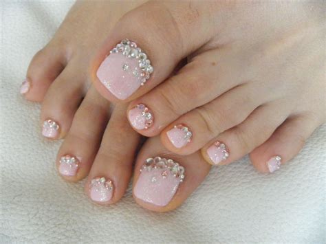 En este curso conocerás el proceso de diseño, los elementos gráficos y todo lo que necesitas para. Gel Pedicure: Simple stone *Stone fixed n coated with gel. | Nails design with rhinestones ...