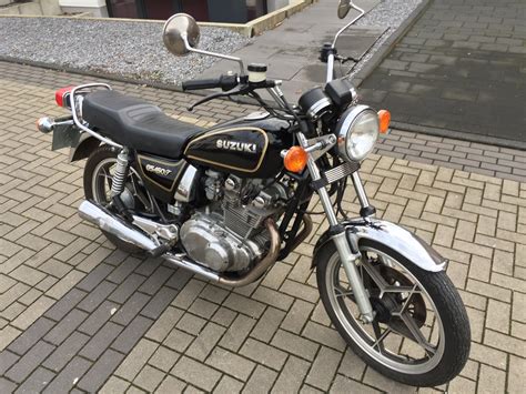 Fälgarna är rätt smala på gs 400/450, vilket begränsar urvalet av däck lite. File:Suzuki GS 450.jpg - Wikimedia Commons