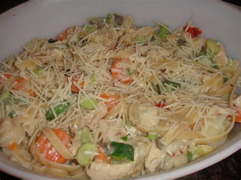 One peek at the red and white label on a popular brand can of condensed cream of mushroom soup is usually all it takes to realize. Chicken or Turkey Noodle Casserole * Veggies * creamy ...