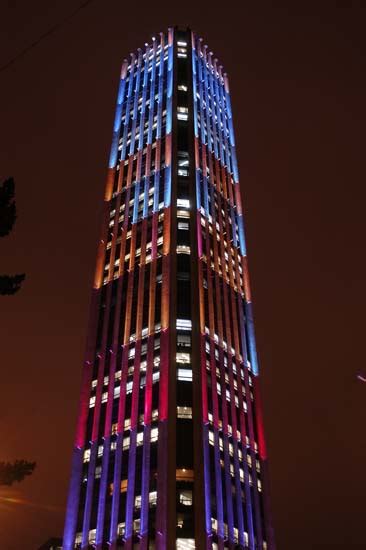 Axa colpatria es una compañía colombiana de seguros que ofrece productos para las pequeñas, medianas y grandes empresas y público en general. BANCOS EN COLOMBIA: BANCO COLPATRIA RED MULTIBANCA