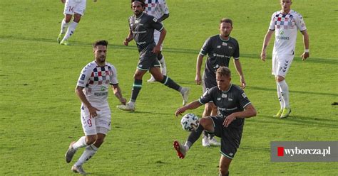 Górnik zabrze jest wściekły na kurzawę. Lechia Gdańsk wciąż daleko w lesie... Górnik Zabrze rozmontował ją z dziecinną łatwością