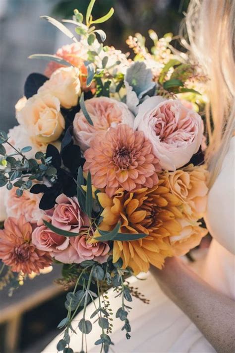 Top 20 Fall Wedding Bouquets For Autumn Brides Roses And Rings