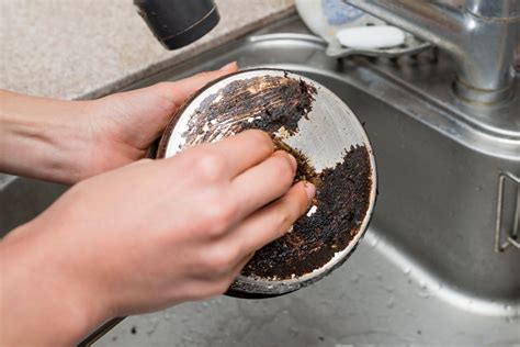 Heres How To Remove Old Grease From Kitchenware Quickly And Easily