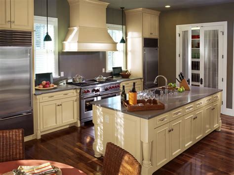 Inspired Examples of Quartz Kitchen Countertops | HGTV