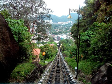 Kalau anda bercuti ke pulau pinang, salah satu tempat yang wajib anda kunjungi adalah bukit bendera. Penang Hill... Bukit Bendera, Pulau Pinang