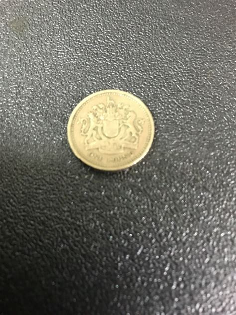 1983 Elizabeth Ii D G Reg F D Uk One Pound Rare Coin Decus Et Tutamen