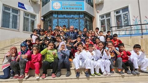 Crossing Divides Turkish Schools Help Syrians Integrate Bbc News