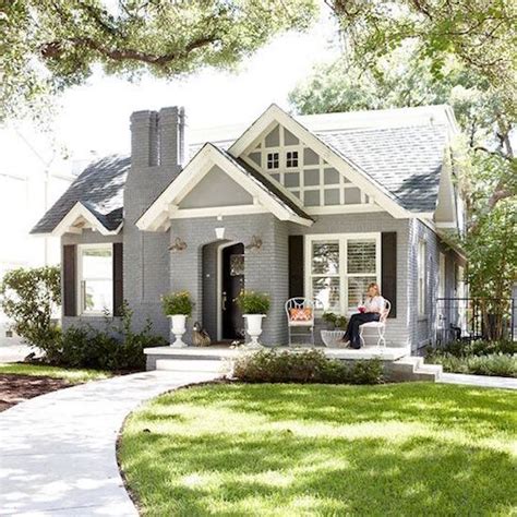 They are just so stinkin' beautiful to me! Painted Brick Homes Add Charm & Curb Appeal - OMG ...