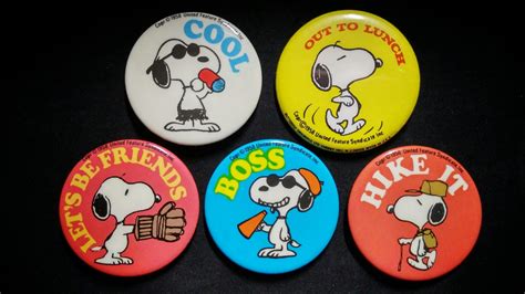 Vintage 1958 Peanuts Snoopy Pins Buttons Pinback Set Of 5