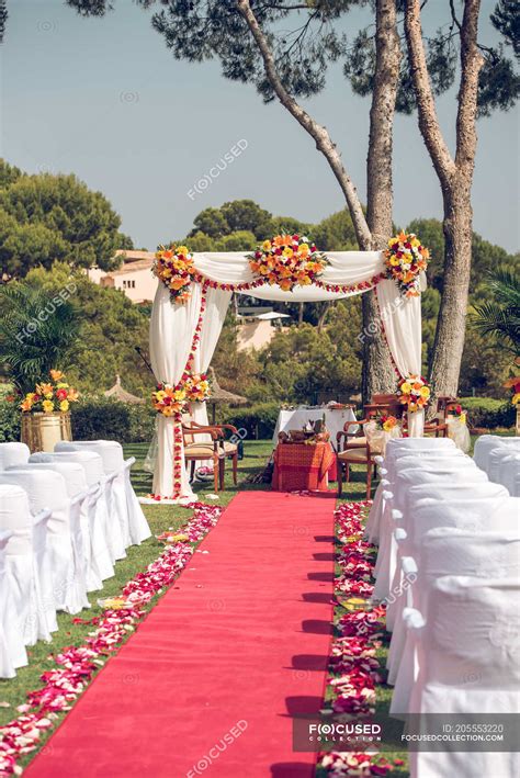 Hindu wedding decorations — design, india - Stock Photo | #205553220
