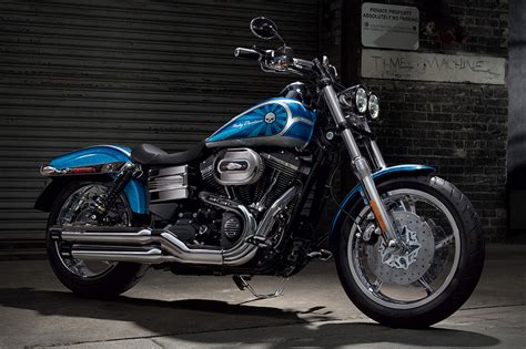 To improve the fat bob's stance, yeh's matched a set of progressive shocks at the back to a progressive lowering kit up front. Ficha técnica de la Harley Davidson Dyna Fat Bob 2016 ...