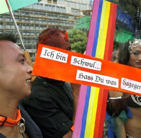Christopher Street Day Sex Und Politik 500000 Feiern Schwulenfest Welt