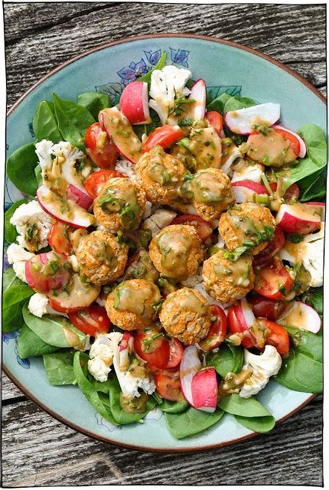 25 Hearty Vegan Salads That Will Fill You Up Vegan Salad Recipes Veggie Recipes Vegan