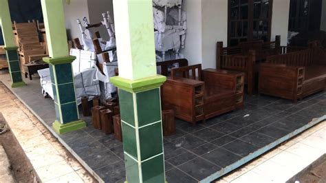 Begitu juga produk kursi sofa tamu yang terbuat dari kayu jati grade a, membuat produk kursi tamu berkualitas bagus dan menawan. Kursi ruang tamu MURAH asli kota ukir jepara - YouTube