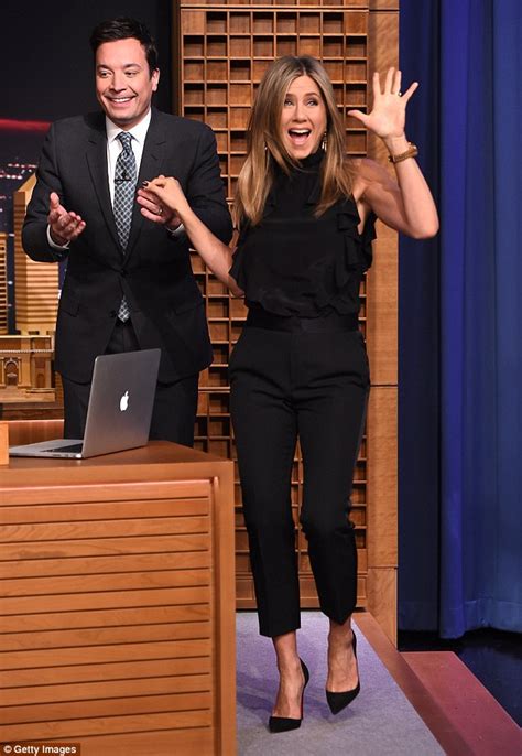 Jennifer Aniston Shows Off Toned Arms On Tonight Show With