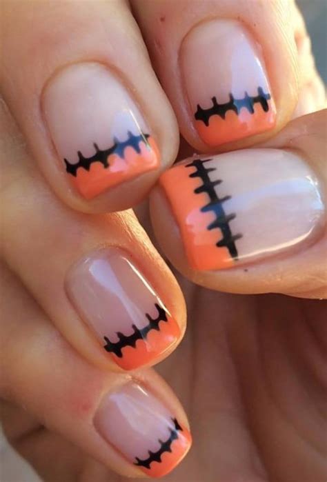 23 Scarily Easy Halloween Nail Art Ideas Halloween Nails Diy Nails Nail Art