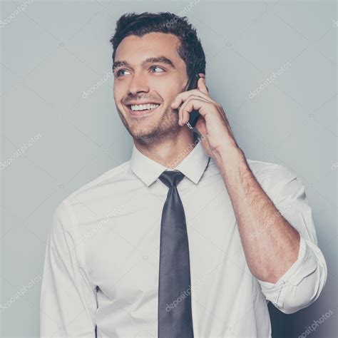 Hombre Hablando Por Teléfono Móvil — Foto De Stock © Gstockstudio 96643892