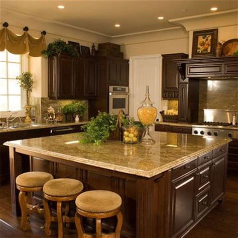 Although the appearance it produces is that of a century old kitchen, one can achieve it without buying expensive antique pieces. Tuscan Kitchen Decor | Classy Kitchens | Pinterest ...