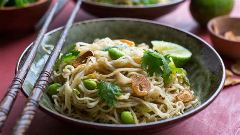 Recipe Pan Fried Noodles With Some Spice The New York Times