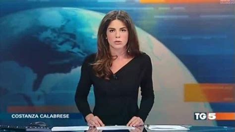 News Presenter Forgets Shes Sitting At A Glass Desk Accidentally