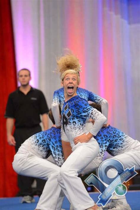 25 Of The Best Cheerleading Fails That Make People Laugh ‘til They Cry Viralnova