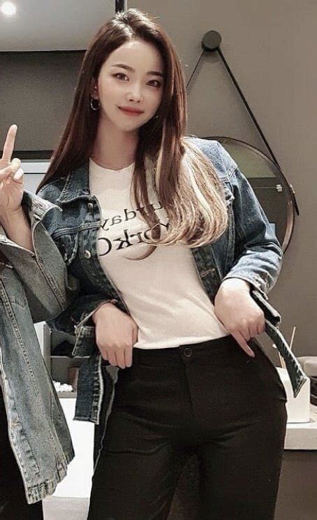 어케 기사 한줄 안보이냐 ㅋㅋ 19 n. 공윤희 브라질리언 왁싱 전문가 전 여자배구선수