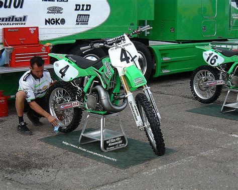 The system is designed to the same specifications as that used by our factory racers competing in the ama supercross and motocross championships. '99 -'02 Factory Effex Team Kawasaki Chevy Trucks Graphics ...