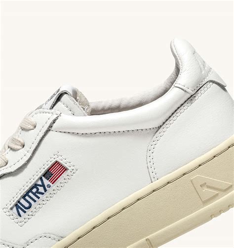 Autry Medalist Low Sneakers In Leather Color White Aulw Ll15