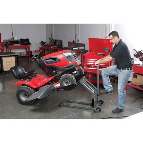 Harbor freight tools 1000 lb. High Lift Riding Lawn Mower / ATV Lift