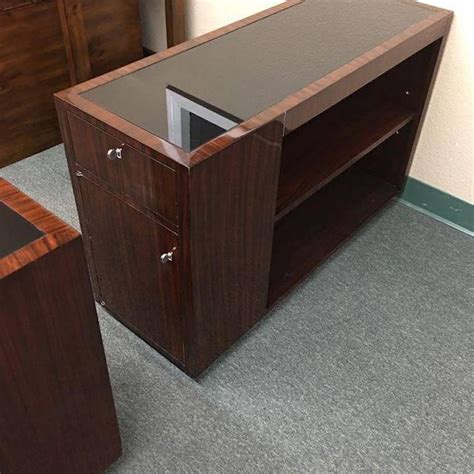 We did not find results for: Pair of Ralph Lauren Modern Metropolis Side Tables at 1stdibs