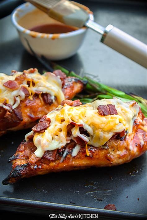 This grilled chicken recipe is juicy chicken, crispy bacon and sweet barbecue sauce. Monterey Chicken Recipe - Best Crafts and Recipes