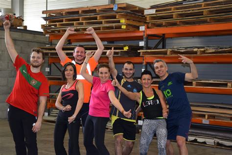 Il suffit de s'habiller normalement et tout ira bien. HARLOR PLASTIC FAIT DU SPORT ! - HARLOR