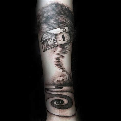 Tornado tattoo provides the highest quality of custom drawn tattoos to residents throughout oklahoma city, ok and the surrounding areas. 40 Tornado Tattoo Designs für Männer - Cool Cyclone Ink ...
