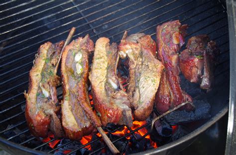 Dicke Schweinerippe Grillen