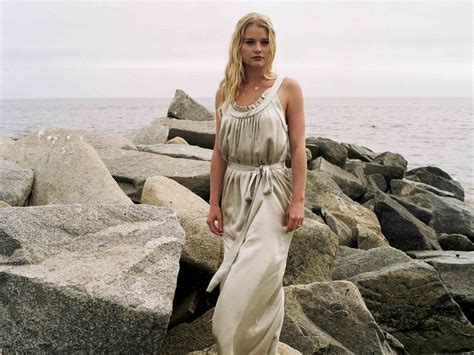 We did not find results for: Hot Emilie de Ravin Wallpapers ~ Wallpapers