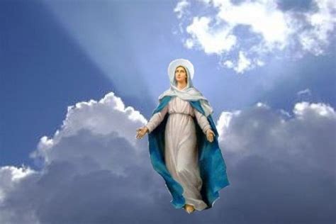 Fête À Lassomption La Vierge Marie Est Aspirée Dans Le Ciel