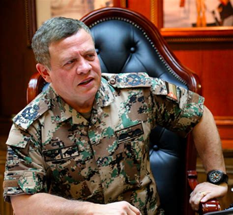 بسبب مواصلة الأمير عبد الله بن الحسين نضاله ومساعيه لنيل الاستقلال الكامل وإنهاء الإنتداب كيف واصل سمو الأمير عبد الله بن الحسين نضاله في الحصول على الاستقلال بعد من الملك الذي بدأ في عهده مرحلة جديدة من البناء والتطور؟ الحسين بن طلال رحمه الله. صاحب الجلالة الملك عبدالله الثاني ابن الحسين المعظّم ...