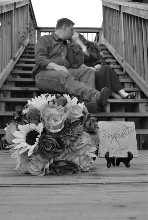 Your 25th wedding anniversary celebrates your 25 years together as a married couple. Engagement/Anniversary Picture ideas | Wedding anniversary ...